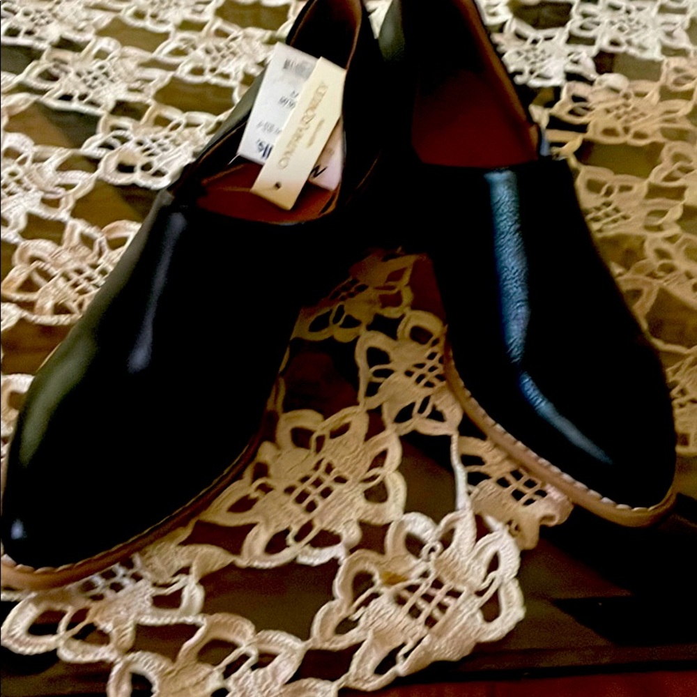 Women’s shoes slip ons leather